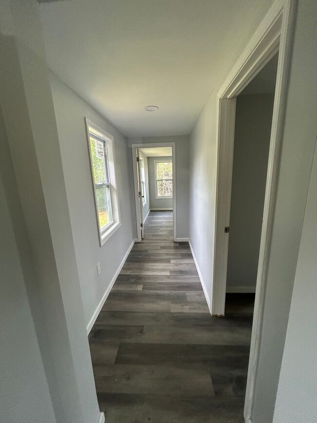 Building Photo - 3 Bed 2 Bath home