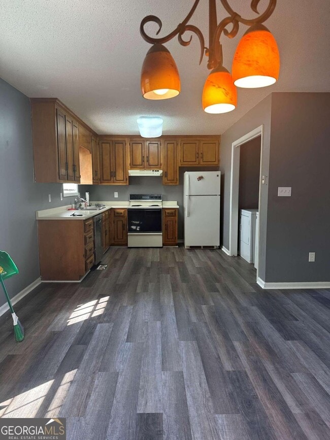 Building Photo - 130 Chalice Ln