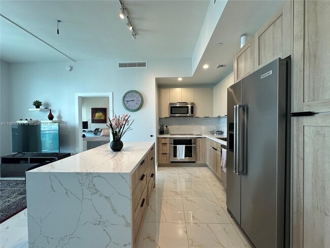 Foto del edificio - 950 Brickell Bay Dr