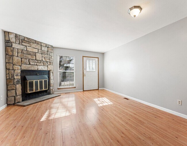 Foto del edificio - Fantastic Townhome with Central AC!