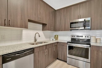 2BD, 2BA - 1369SF - Kitchen - Mystic Pointe Apartments