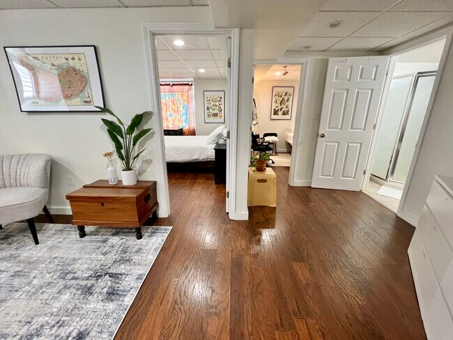 Building Photo - 17 Sunset St