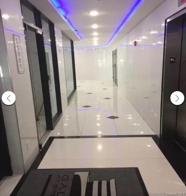 Foto del edificio - 5 Grace Ave