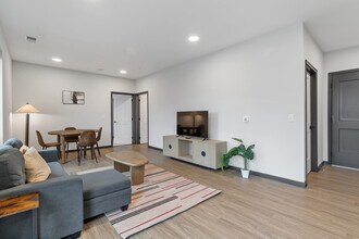 Building Photo - 423 E Michigan St