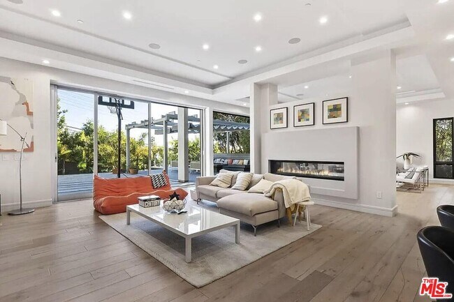 Building Photo - 16132 Alcima Ave