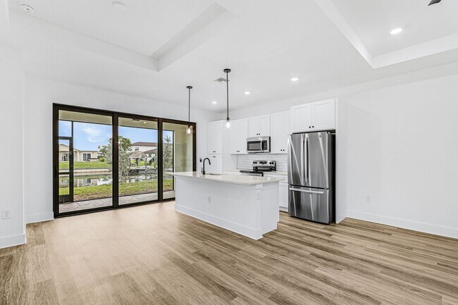 Foto del edificio - Stunning Brand New Construction Duplex wit...