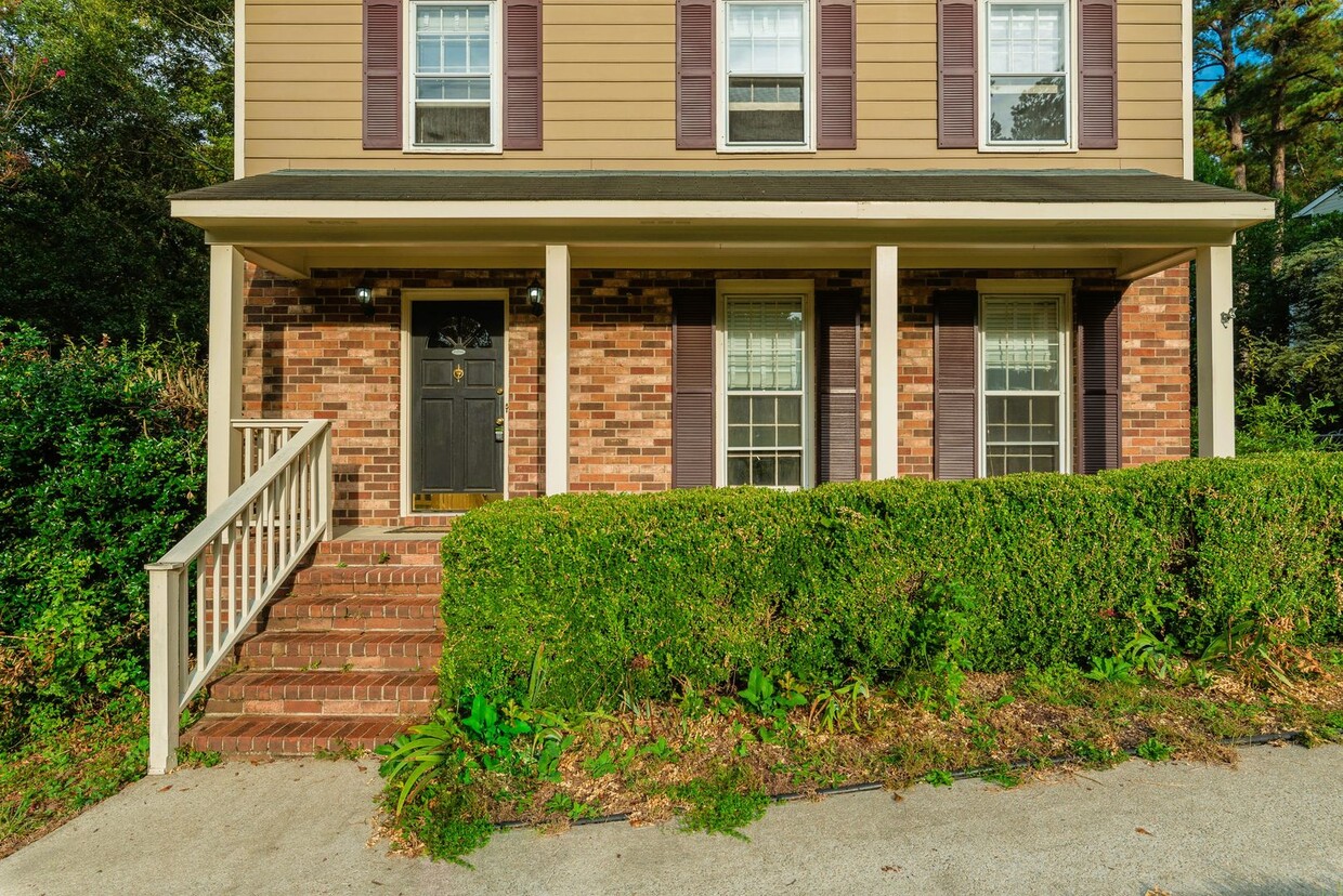 Primary Photo - $1,600 - 3 bed/2.5 bath house for rent in ...