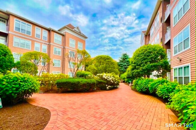 Foto del edificio - 850 E Main St