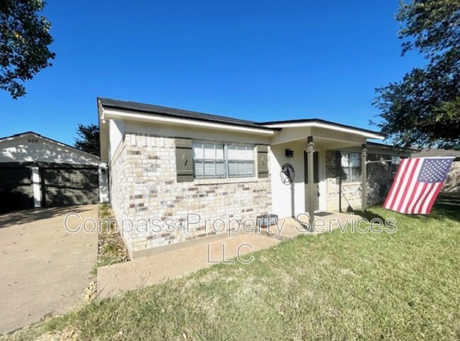Building Photo - 442 Fernwood Dr