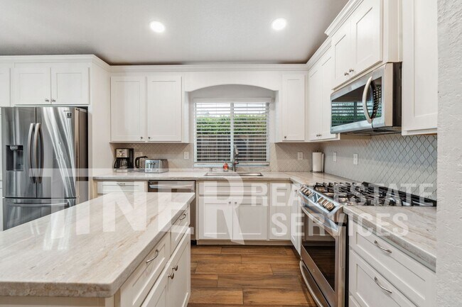 Foto del edificio - Roseville 3 bedroom home! - Tier 2