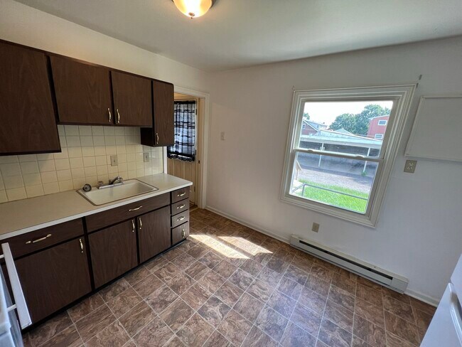 Foto del edificio - 110 Foster Ave SE