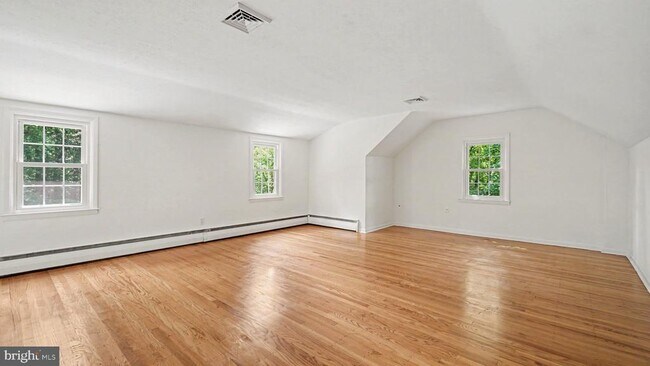 Foto del edificio - 31 Beacon Hill Ct
