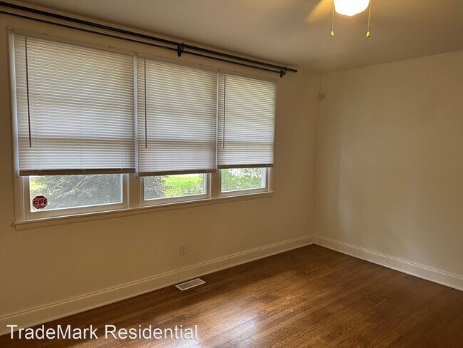 Building Photo - 3 br, 1 bath House - 1608 Seminole Trail