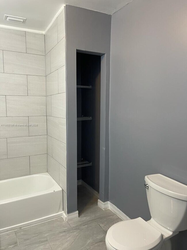 Foto del edificio - 2524 Hiland St