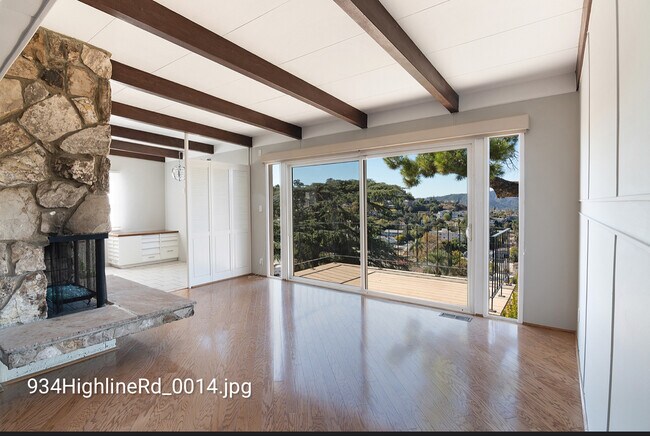 Foto del edificio - 934 Highline Rd