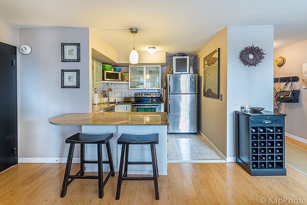 Foto del edificio - 2740 N Pine Grove Ave