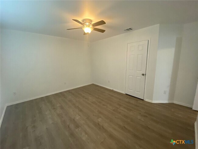 Building Photo - 240 N Mary Jo Dr