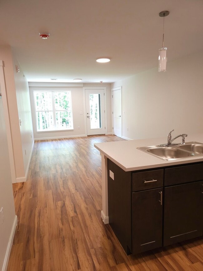 Building Photo - Village at Autumn Pond II: One Bedroom wit...