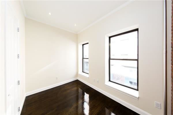 Building Photo - 170 W 83rd St