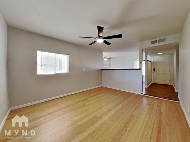 Foto del edificio - 725 W Utopia Rd