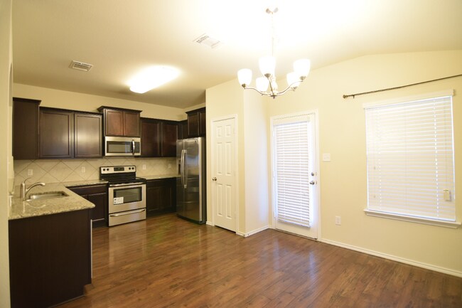 Foto del edificio - 9610 Glynhill Ct