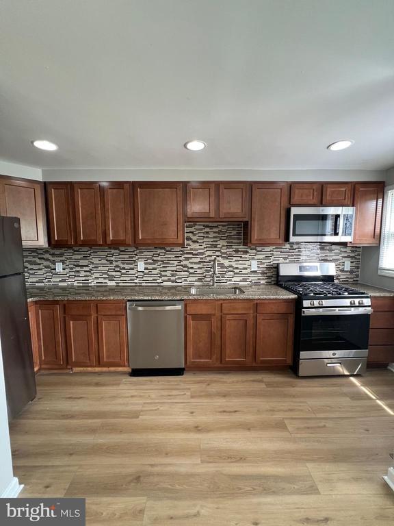 Foto del edificio - 7817 St Boniface Ln