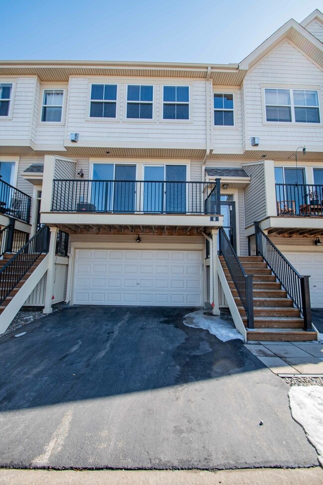 Building Photo - 4665 Victor Path