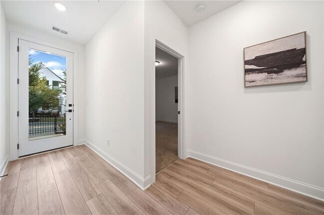 Building Photo - 104 Pearl St