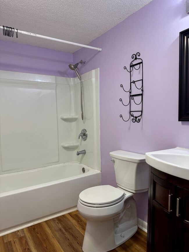 Foto del edificio - 2516 Hinson Rd