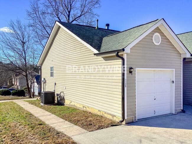 Building Photo - 1139 Commons Ct