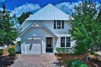 Building Photo - 12 Cypress Cir