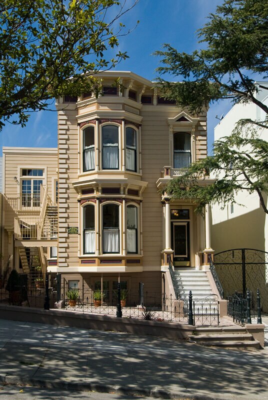 Foto del edificio - 1050 Dolores St