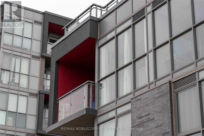 Building Photo - 5260 Dundas St