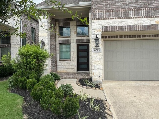 Building Photo - 6023 Bristol Spur Ln