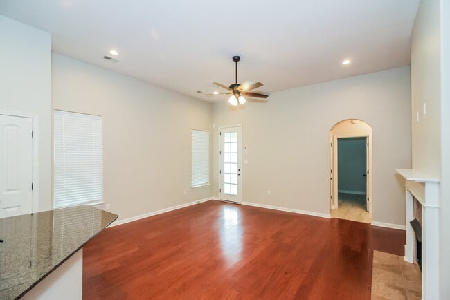 Building Photo - 140 Hidden Meadows Ln