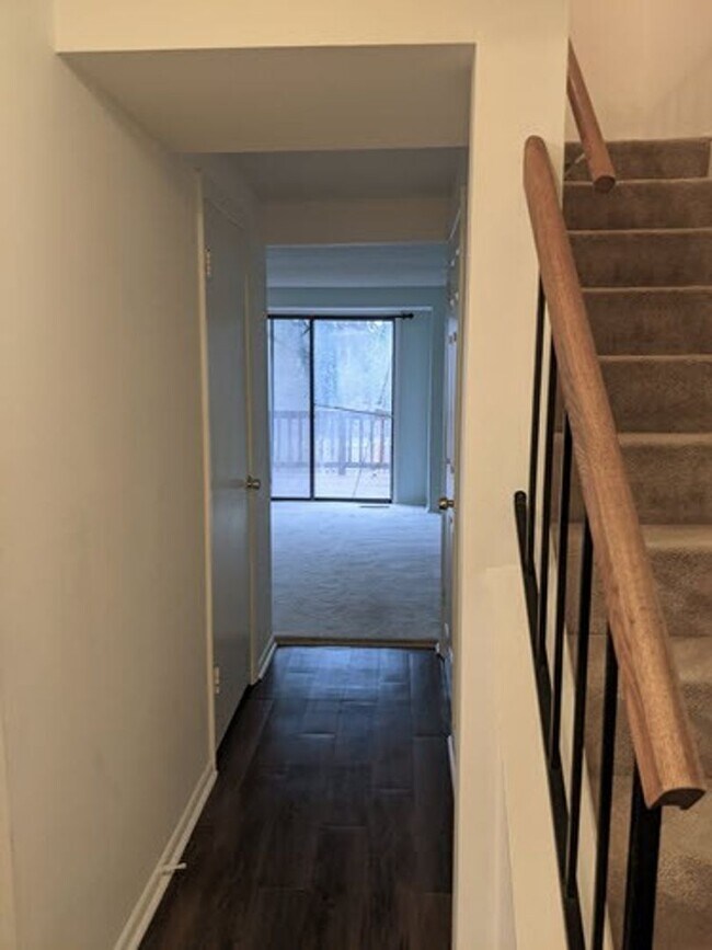 Foto del edificio - 5521 Mystic Ct