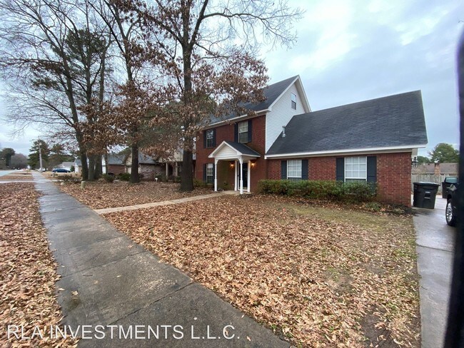 Foto del edificio - 3 br, 2.5 bath House - 2121 Northeastern Ave