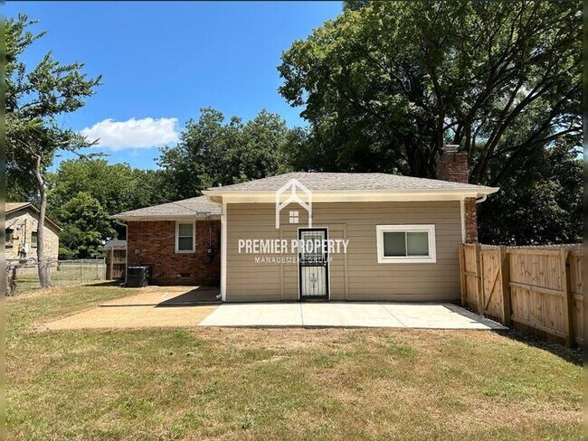 Building Photo - 5309 Lochinvar Rd