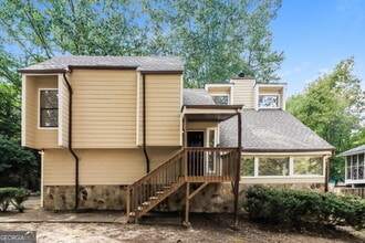 Building Photo - 961 Woodmont Dr