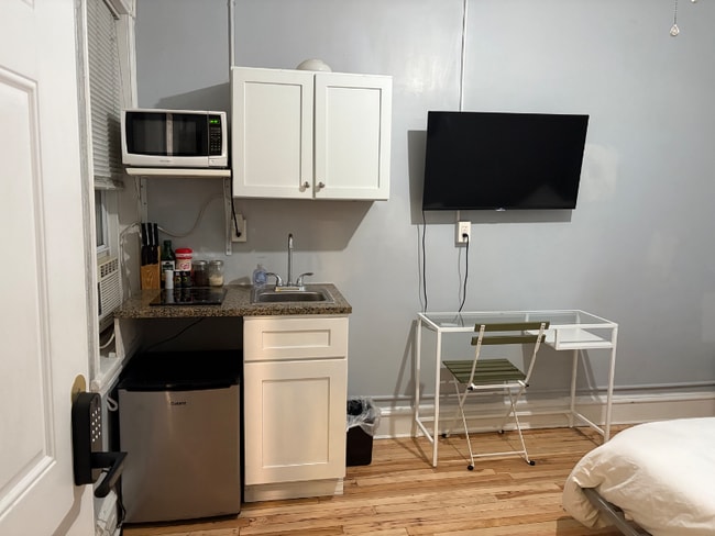 Building Photo - 55 N 63rd St