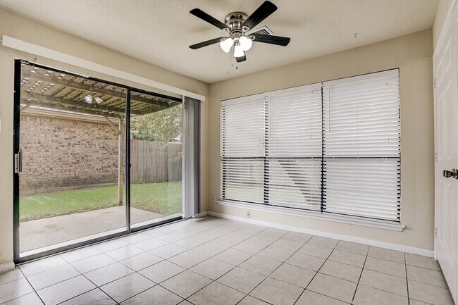 Foto del edificio - 1538 Ainsdale Dr