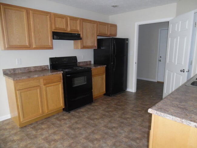 Foto del edificio - 4-bedroom, 2-bathroom home in a great Eastside Terre Haute location.