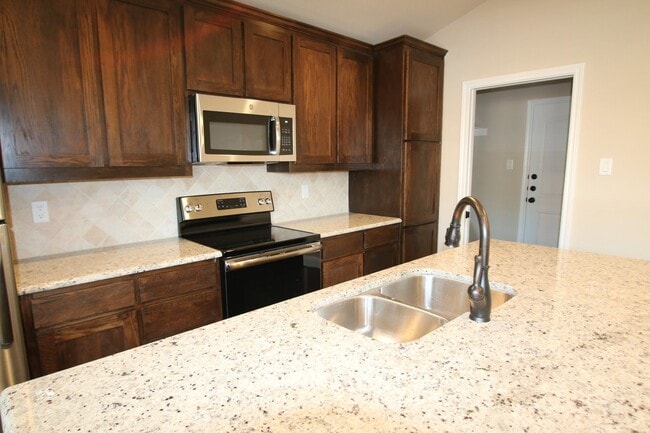 Building Photo - 1324-1328 White Sand Dr