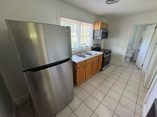 Foto del edificio - Charming 1-Bedroom Apartment in Elizabethton, TN