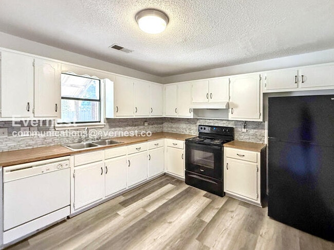 Foto del edificio - 5521 St James St