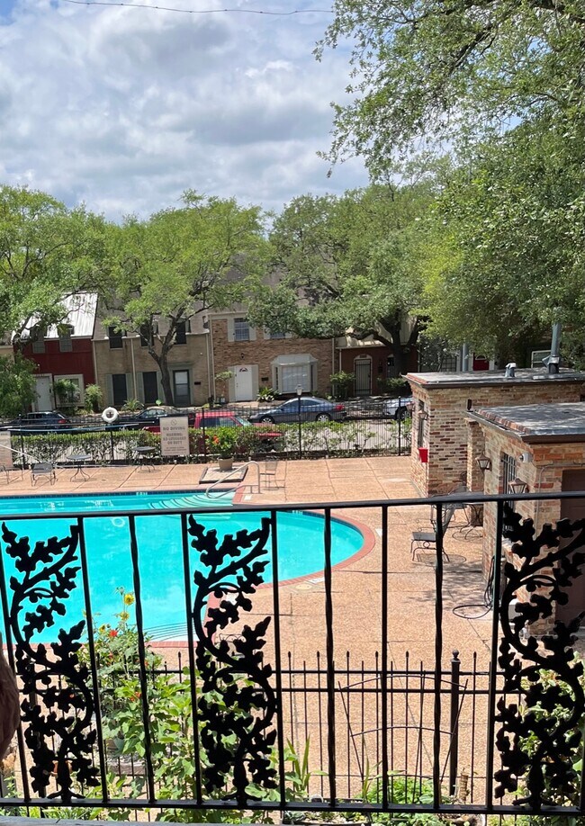Large gated swimming pool for residents only - 5216 Arboles Dr