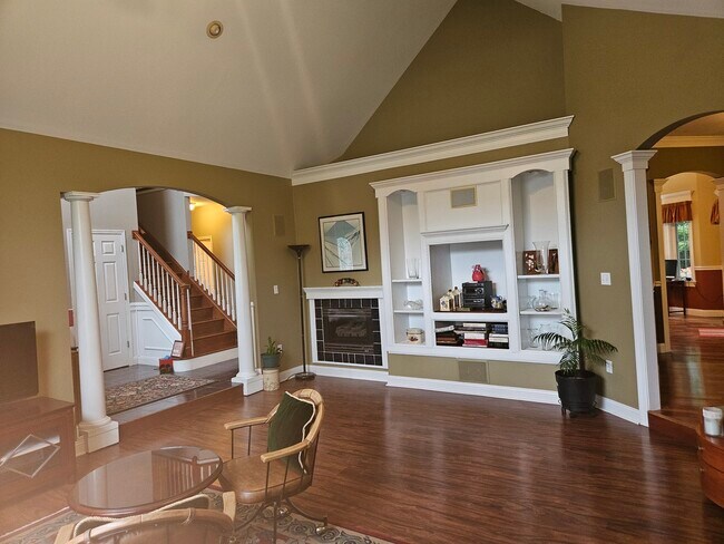 Foto del edificio - 688 Fox Hollow Ct