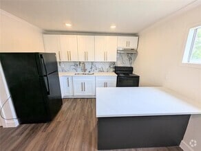 Building Photo - 2306 Garvey Dr