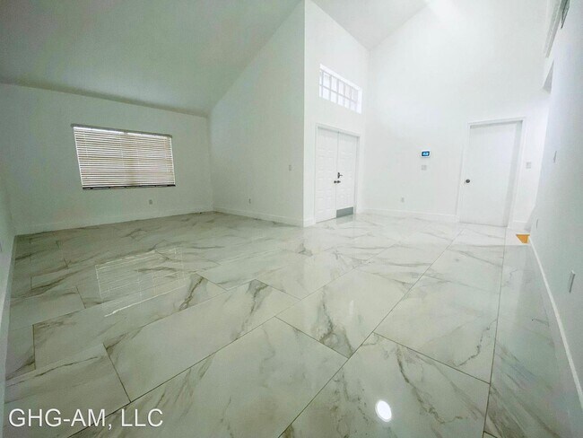Foto del edificio - 4 br, 2.5 bath House - 5542 NW 190 LANE
