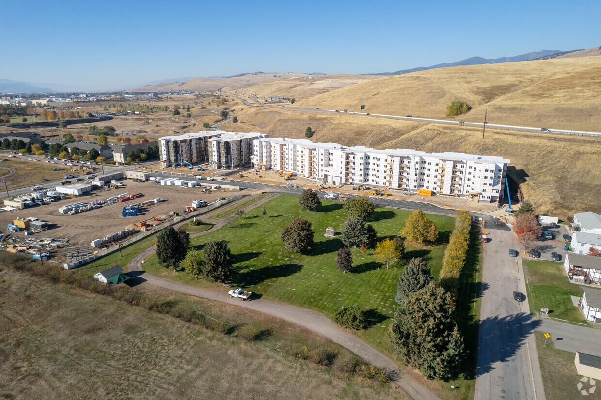 La construcción de octubre de 2022 - Villagio Apartments